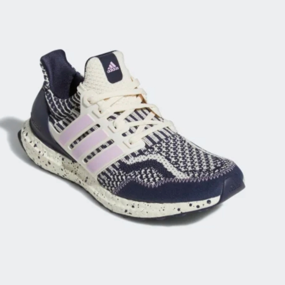 Adidas Ultraboost DNA 5.0, Women's 8.5, NWT, Chalk, Navy, Lilac